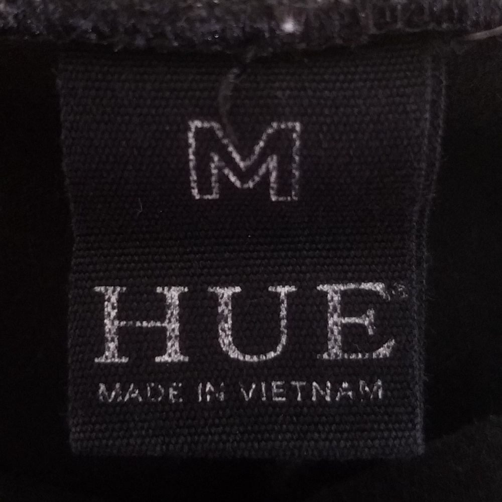 Black HUE mid-calf cropped leggings